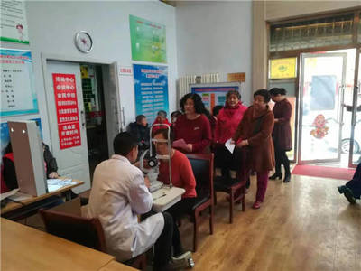 弘扬雷锋精神，守护光明视界——张家口爱尔眼科志愿者服务队走进社区开展义诊活动